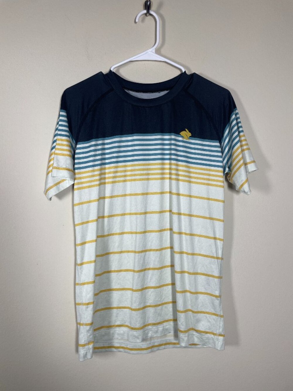 Rabbit EZ Tee Shirt Men's M Stripe Performance Running Gym Athletic!
